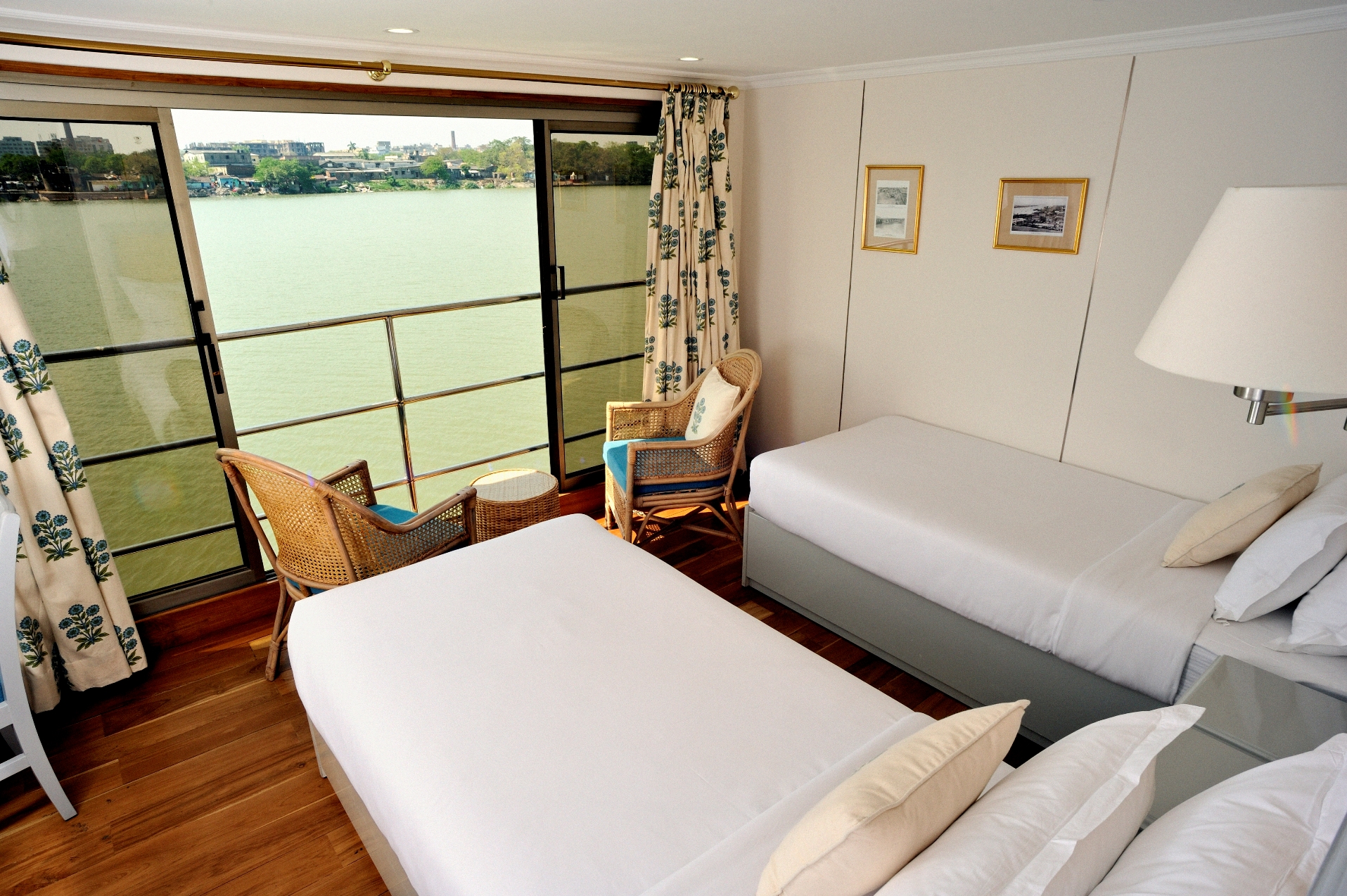 Rajmahal single beds panoramic view.jpg